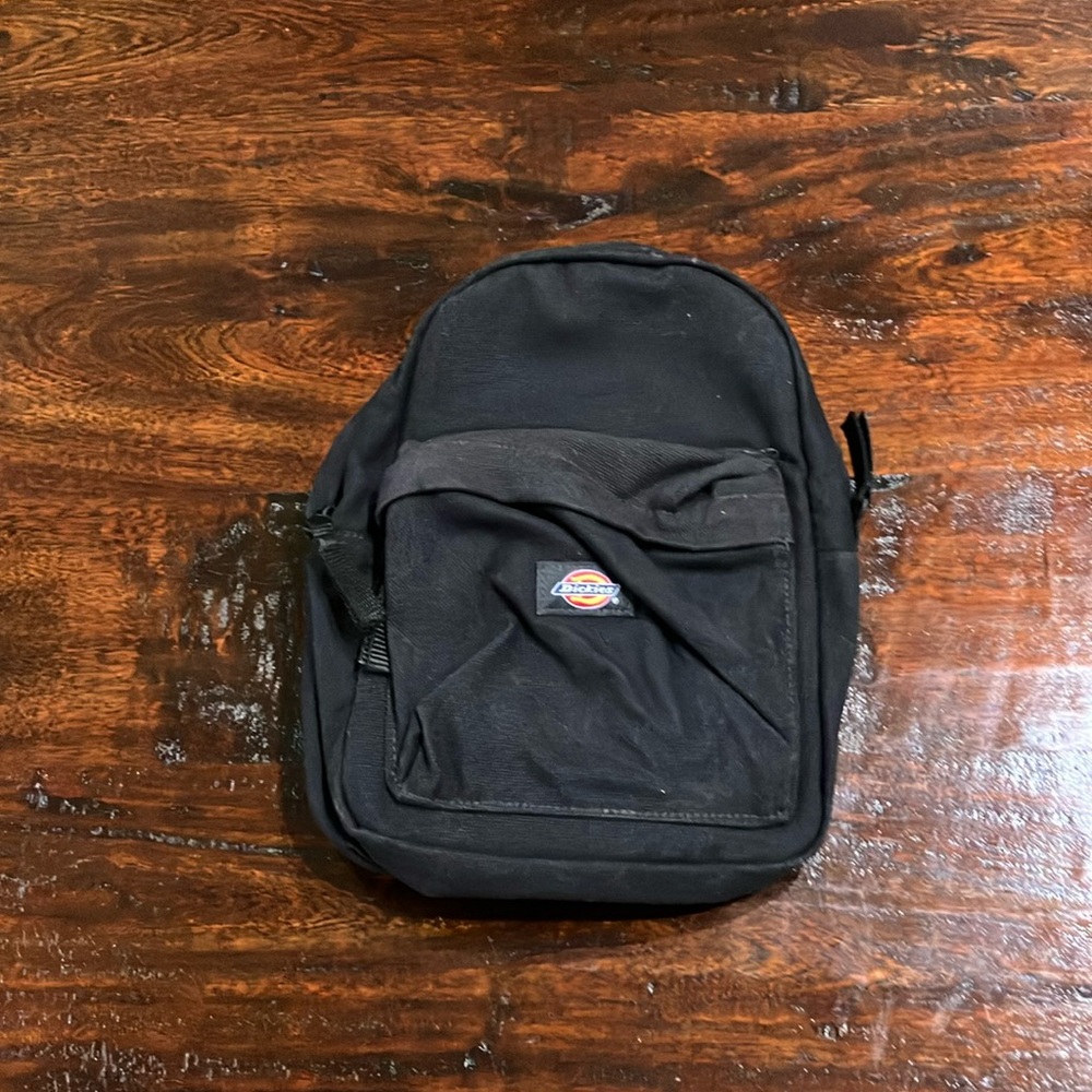 Dickies Black Compact Backpack with Multiple Compartments